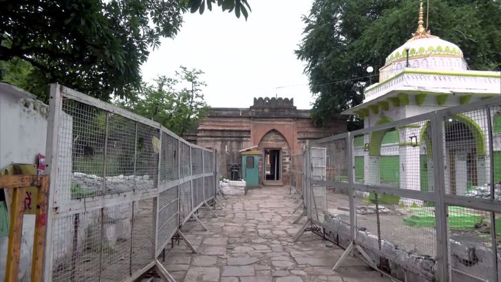 https://www.salarnews.in/public/uploads/images/newsimages/maannewsimage24072026_180954_Bhojshala Complex.jpg